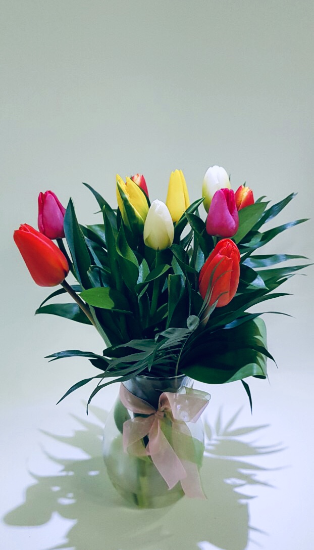 Order tulips bouquets online Send to Lebanon Beirut Delivery